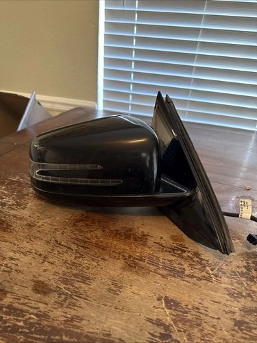 2010-2011-2012-2013 Mercedes Benz E350 Right Passenger Side View Mirror OEM. U