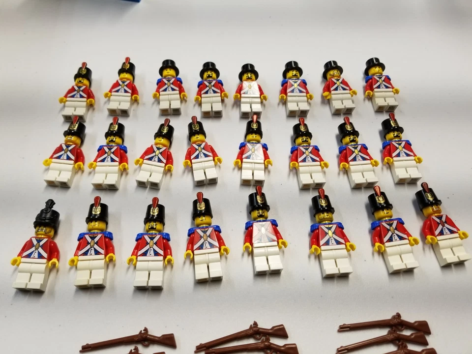 Lot Of 24 Lego Redcoat Soldiers  - Image 2 of 4