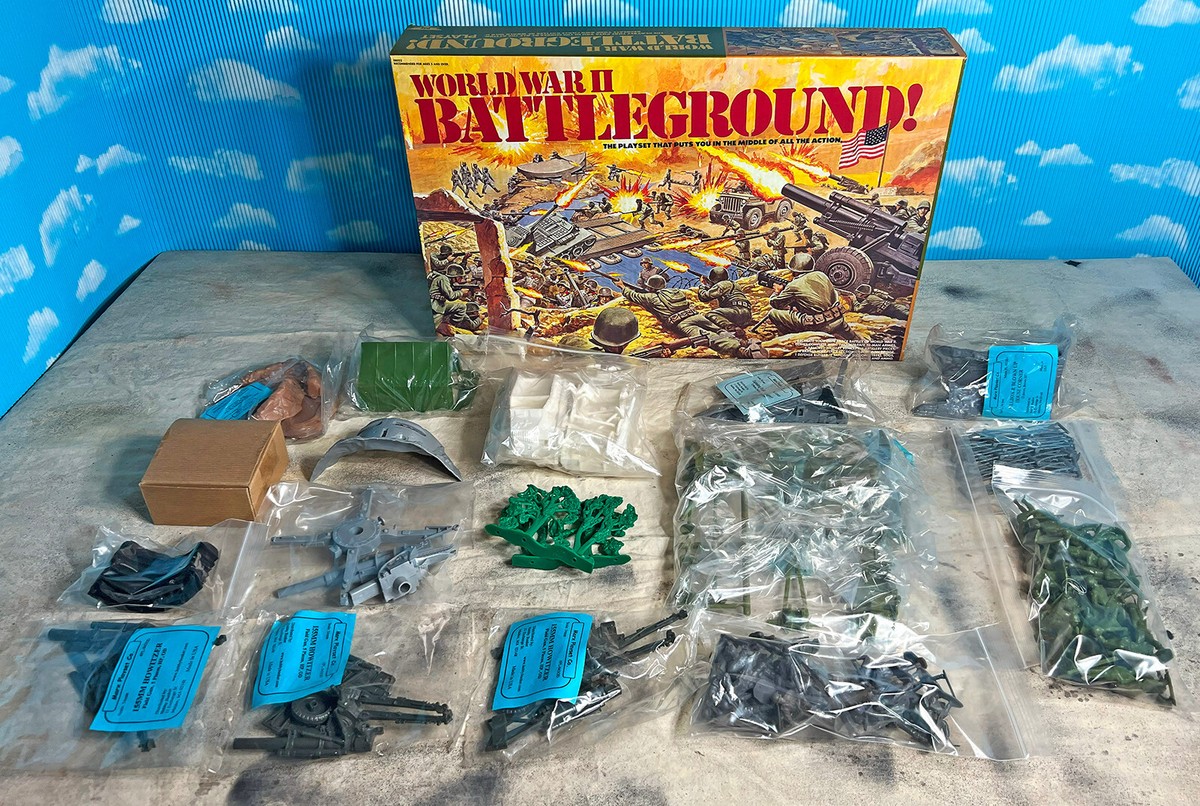 Battle e 英語版 box 1970072 WWII Battleground - VINTAGE and RECAST 54mm - 138 pieces in