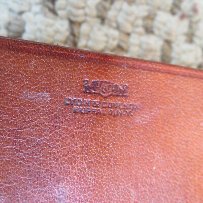 Appât de pêche à la mouche vintage Lyon & Coulson étui cuir (lot#7828