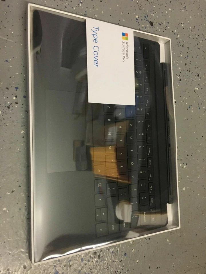 Microsoft - Surface Pro 4 Type Cover FMM-00001 - Black  - BRAND NEW  - Image 4 of 4