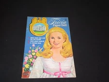 Tricia President Nixon Paper Doll Book Vintage UNCUT Saalfield Daughter (K373)