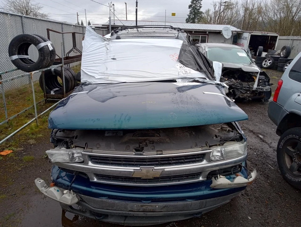 Pinza de freno de disco delantera izquierda usada se adapta a: Chevrolet Suburban 2500 2005 freno delantero Foto 2 de 4