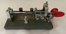 Vibroplex Telegraph Key Bug - SN 139059 – Deluxe? - c1941 – Vintage – Red Paddle
