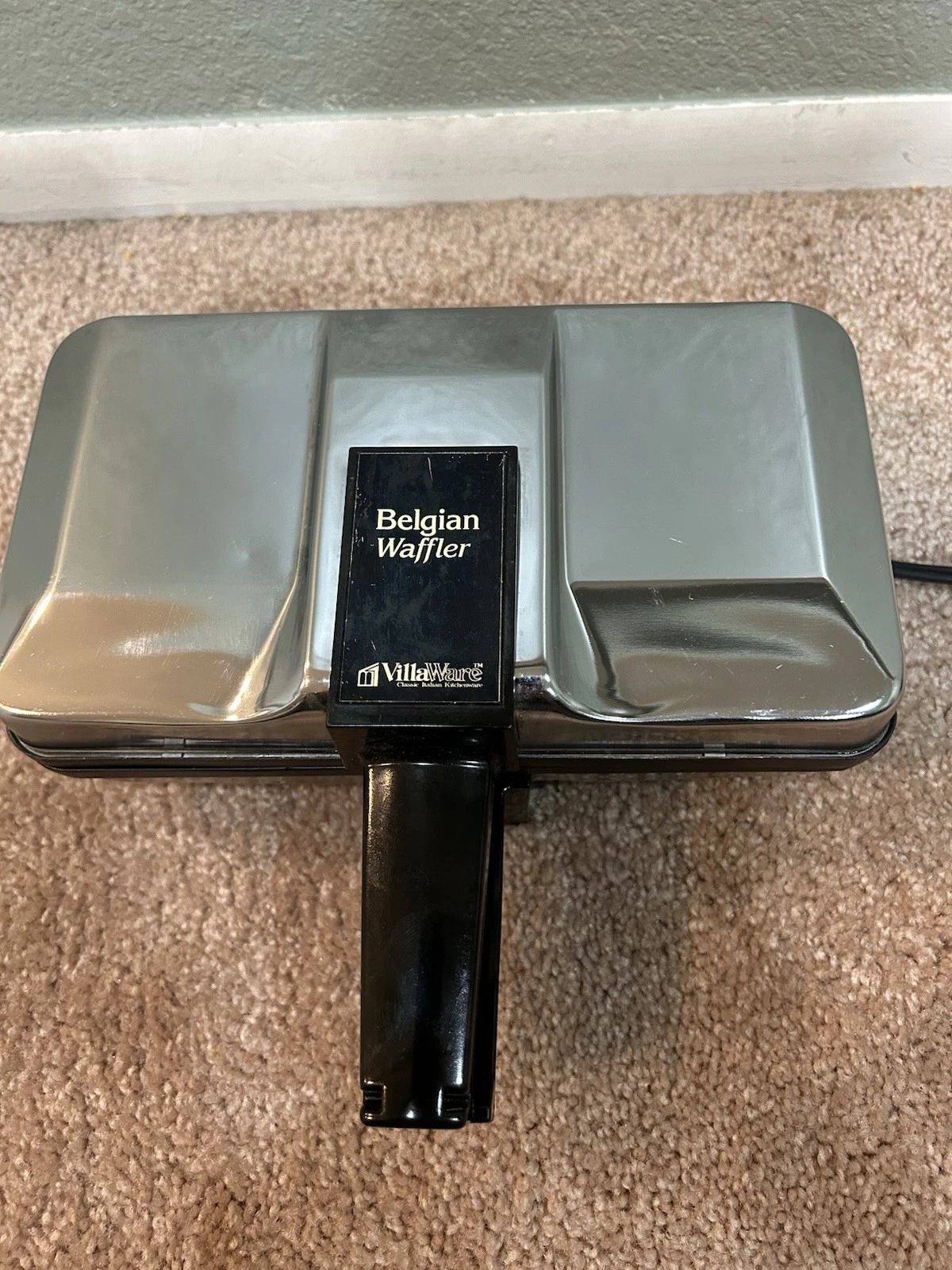 VillaWare Belgian Waffle Maker Model 3300 Stainless Steel Black Non-Stick Teflon