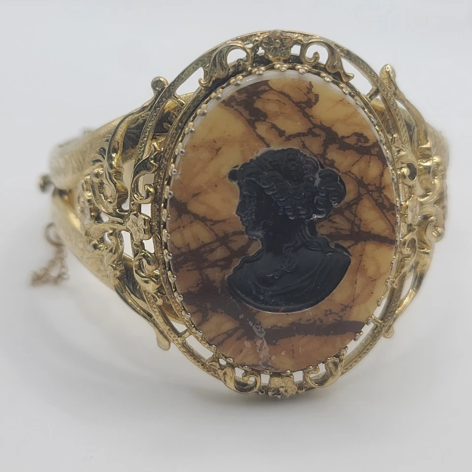 Pulsera camafeo vintage Whiting Davis jaspeada negra tallada al revés intaglio 7" Foto 2 de 4