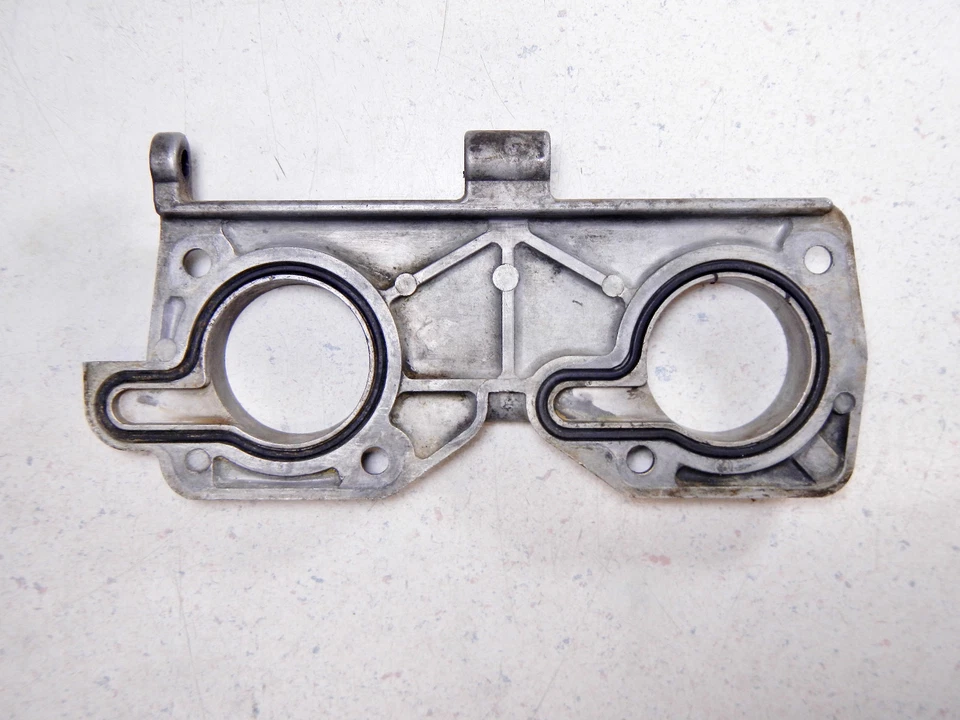 73 YAMAHA TX500 CARBURETOR MOUNTING PLATE BRACKET - Image 3 of 4