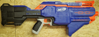 NERF Infinus Elite Dart Blaster mit Trommelmagazin & Darts blau/orange