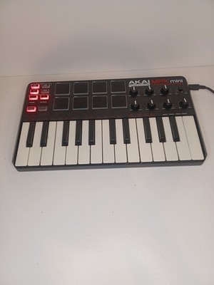 AKAI MPK Mini Music Production Keyboard Controller schwarz gebraucht voll funktionsfähig 