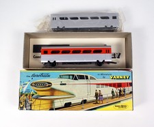 Varney HO Scale Aerotrain Coach Kit with BONU...