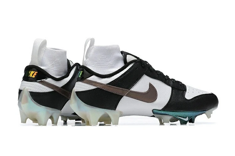 Nike Vapor Edge Dunk Panda men's football cleat - Image 3 of 3