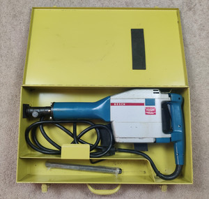 *AS IS* Bosch Demolition Hammer Model 06 11 302 034 w/ Steel Carry Case - Works