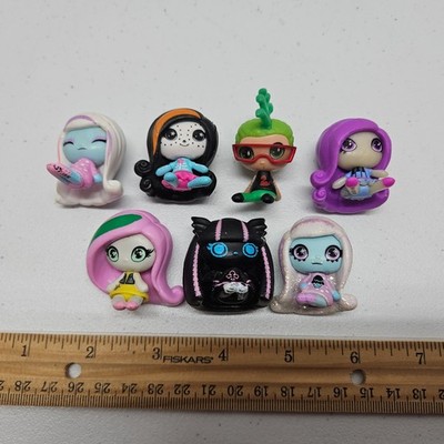 Monster High MINIS LOT Set of 7 - Glow Skelita Deuce Moanica Chalkboard Rochelle