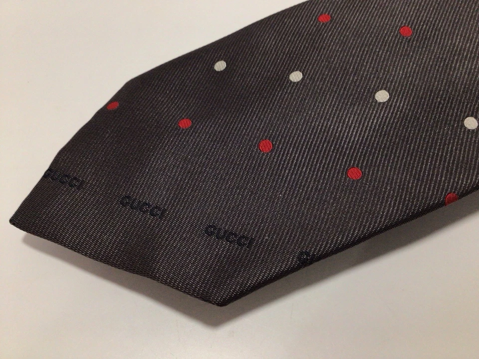 CORBATA DE SEDA “PUNTOS” FIRMADA GUCCI - Hecha en Italia Foto 4 de 4
