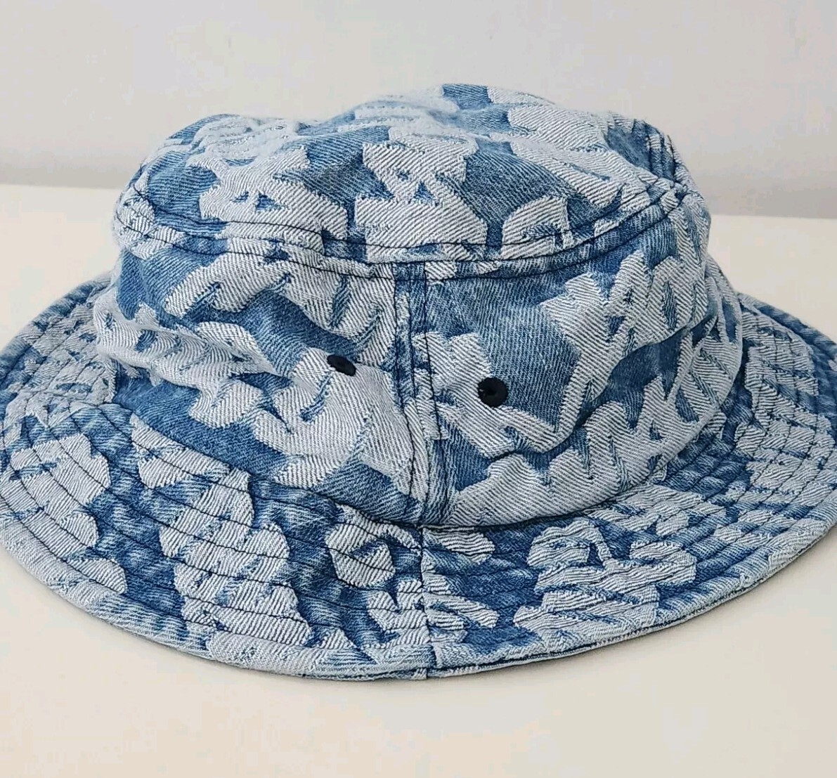 SS22 Supreme Fat Tip Jacquard Denim Crusher S/M Blue bucket SS22 Supreme Fat Tip Jacquard Denim Crusher S/M Blue bucket