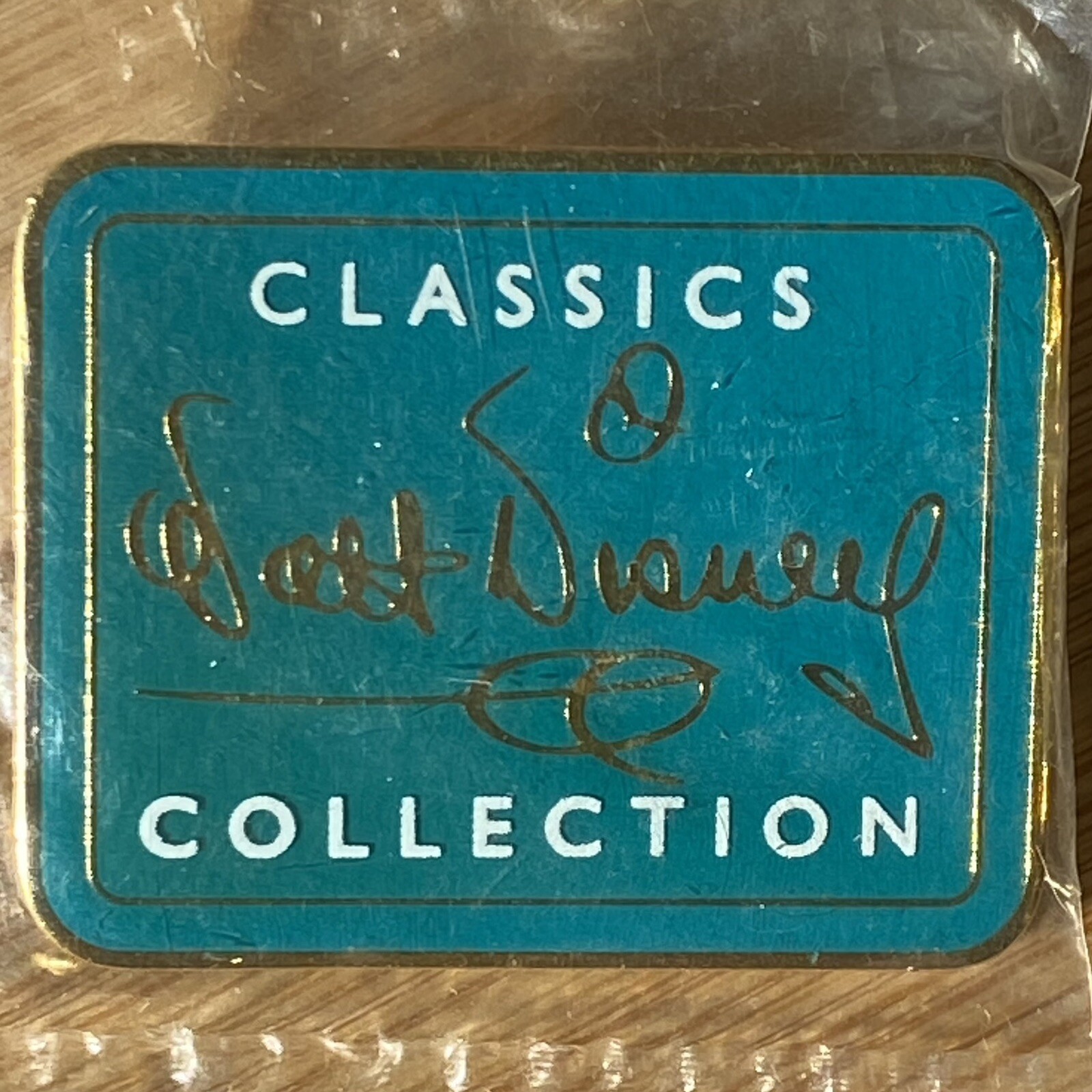 Disney Pin Classics Walt Disney Collection. Teal & Gold WDW Trading pin