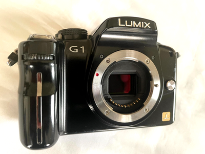 Panasonic LUMIX DMC-G1 12.1MP Body Black w/ Charger Japanese