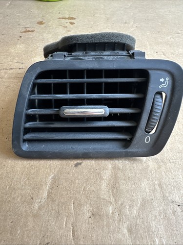VW Passat 3C B6 Lüftungsdüse links Armaturenbrett Düse Lüftung 3C1819701E