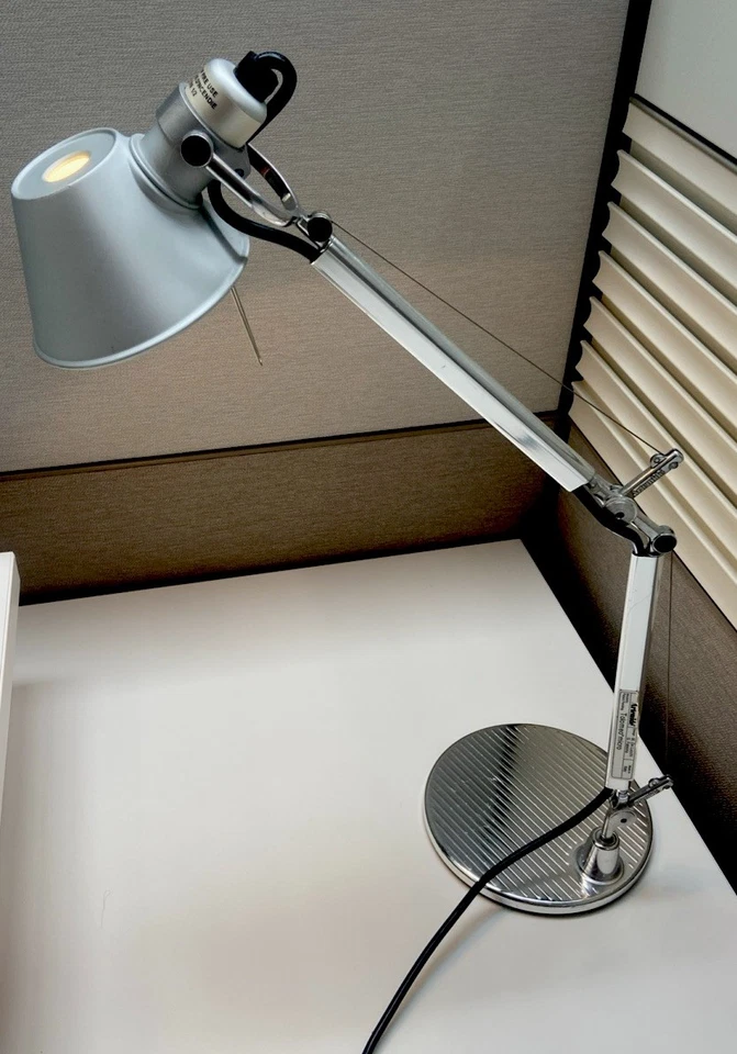 Artemide TOLOMEO MICRO Siliver Michele de Lucchi Table lamp Yamagiwa - Image 2 of 4