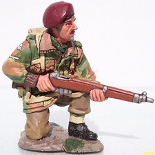 KING & COUNTRY OPERATION MARKET GARDEN MG008 BRITISH AIRBORNE KNEELING MIB