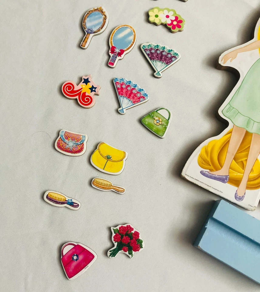 Muñecas de madera Melissa And Doug Rapunzel, Anna, Nina accesorios de bailarina 70+ piezas Foto 2 de 4