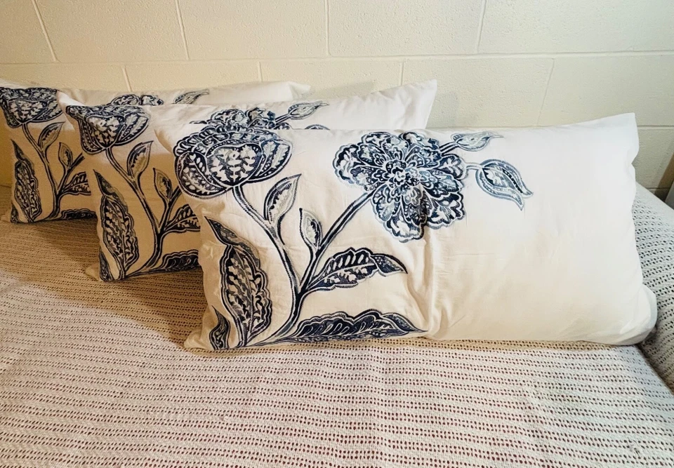 Croscill 3 fundas de almohada bordadas hojas florales azul blanco 36x20 tamaño king Foto 4 de 4