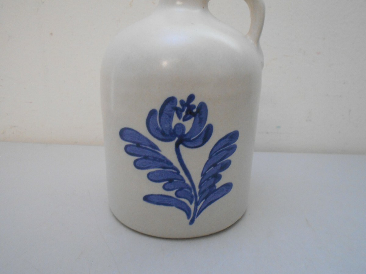 Pfaltzgraff Yorktowne USA Medium Jug #563Y Blue Floral Stoneware  display picture 1