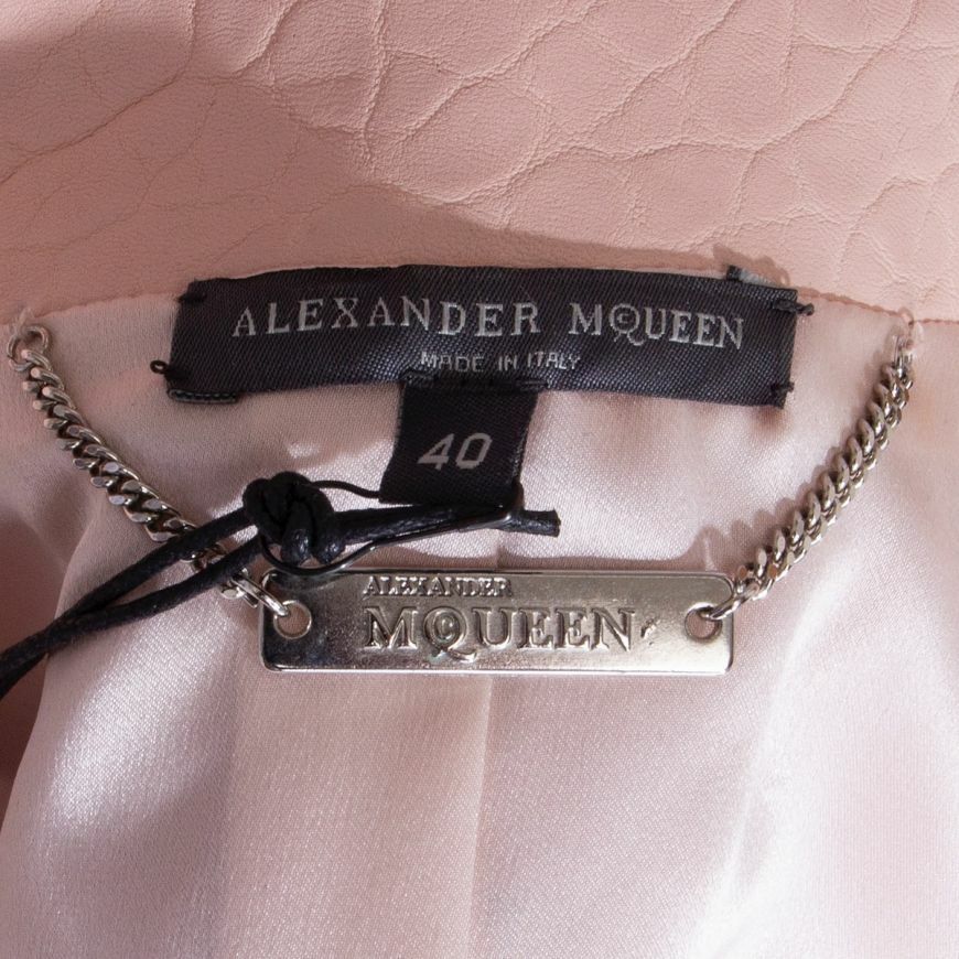 alexander mcqueen Crop biker jacket レザージャケット ピンク Alexander Mcqueen Crop Biker Jacket In Pink - 47% Off