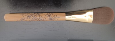 TARTE NEW FULL SIZE BLUSH BRUSH WITH BAMBOO HANDLE AND FLORAL DESIGN 7.2'' LENGTH