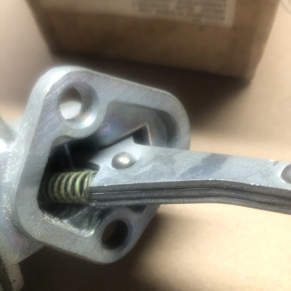 1955, 19,56, 1957 Ford Thunderbird bomba de combustível na caixa vintage nova 4212 - Imagem 4 de 4