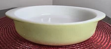VINTAGE PYREX LIME GREEN 8 INCH ROUND BAKING DISH/CAKE PAN #221