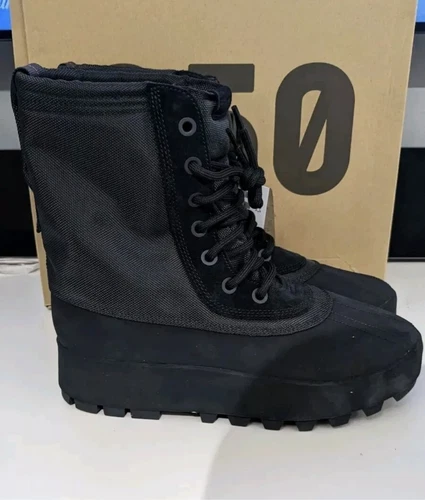 Stivali Yeezy 950 (2023) Taglia Condizione 10UK 10.5US Nuovi