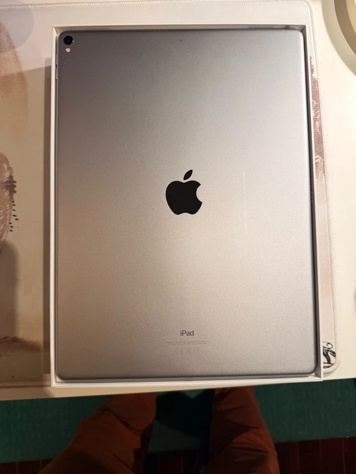 Apple iPad Pro 12.9-inch (2nd gen.) 64 GB, Wi-Fi, 12.9 in - EU Stock - Imagen 3 de 4