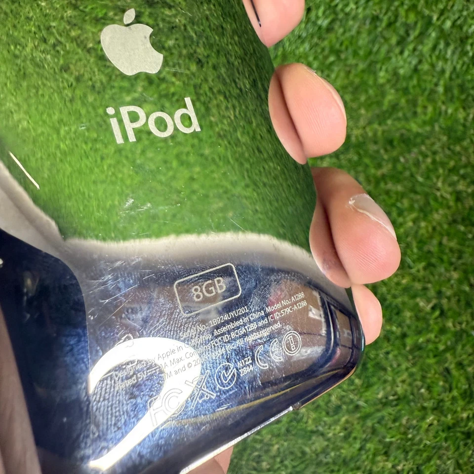 Apple iPod Model A1288 8 GB Touch 2nd Gen - Image 3 of 4