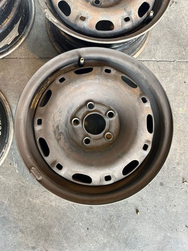 Set 4 cerchi in ferro R14 5 fori 6Jx14H2 ET43 Volkswagen Fox - Foto 4 di 4