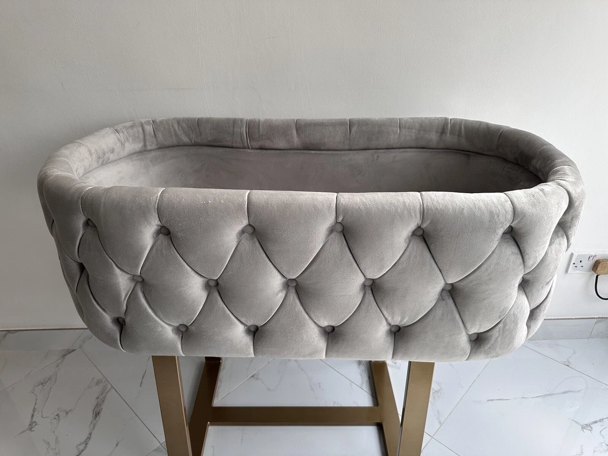 Round baby bassinet clearance crib