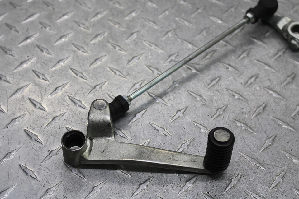 2004 Honda CB600F 599 PEDAL DE CÂMBIO 24705-MBZ-G00 - Imagem 3 de 4