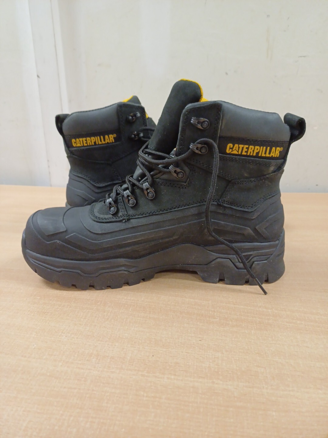 Caterpillar Safety Boots Size 9 eBay