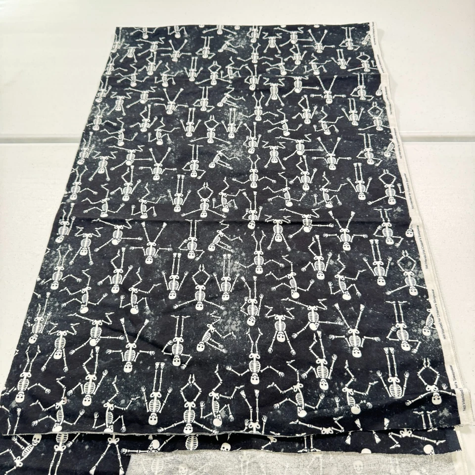 tela espalda esqueletos halloween otoño algodón 42x63 1,75 años Foto 2 de 4