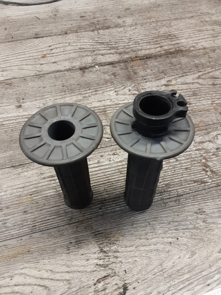 2007 07 07-09 Kawasaki Eliminator 125 BN125 Renthal empuñaduras medianas tubo de acelerador Foto 4 de 4