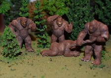 1/48 4 Bigfoot Squatch Different Poses O Scale Ready To Roam Model Train Layout