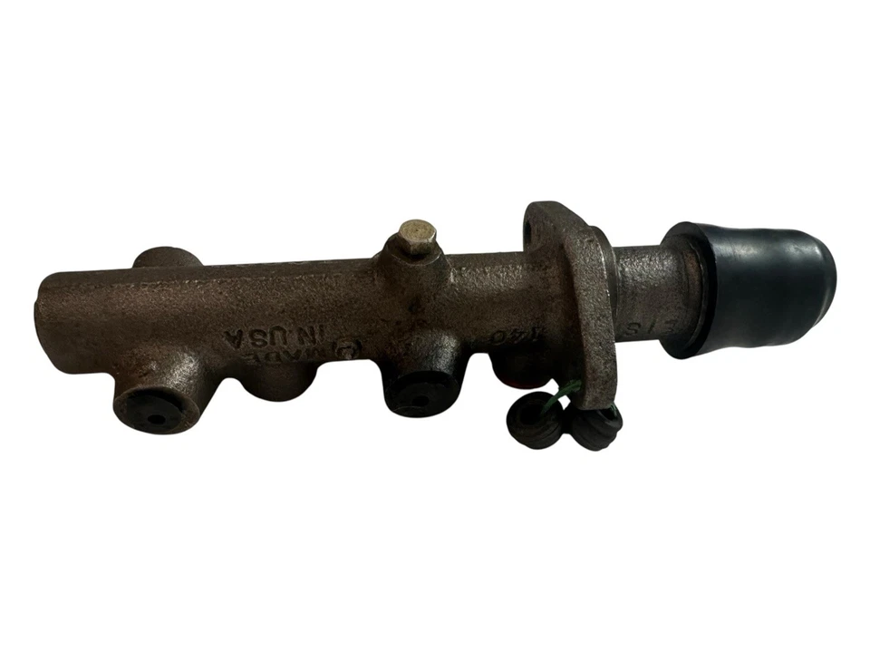 Главный тормозной цилиндр EIS E99051 1967-1973 Volkswagen Fastback & Squareback - Изображение 2 из 4