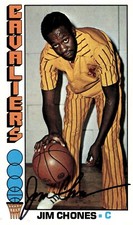 JIM CHONES SIGNED 1976-77 TOPPS #97 CLEVELAND CAVALIERS ON-CARD AUTO
