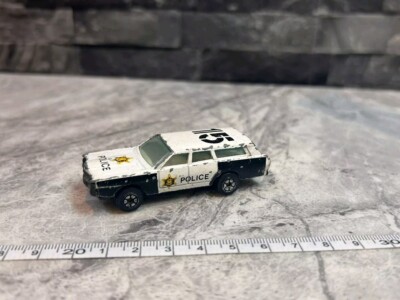 Yatming No. 1015 Ford Wagon Polizeiauto weiß/schwarz Made in China