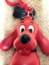 CLIFFORD The BIG RED DOG KEYCHAIN Coin Pouch 2000 Basic Fun Scholastic PBS Clip