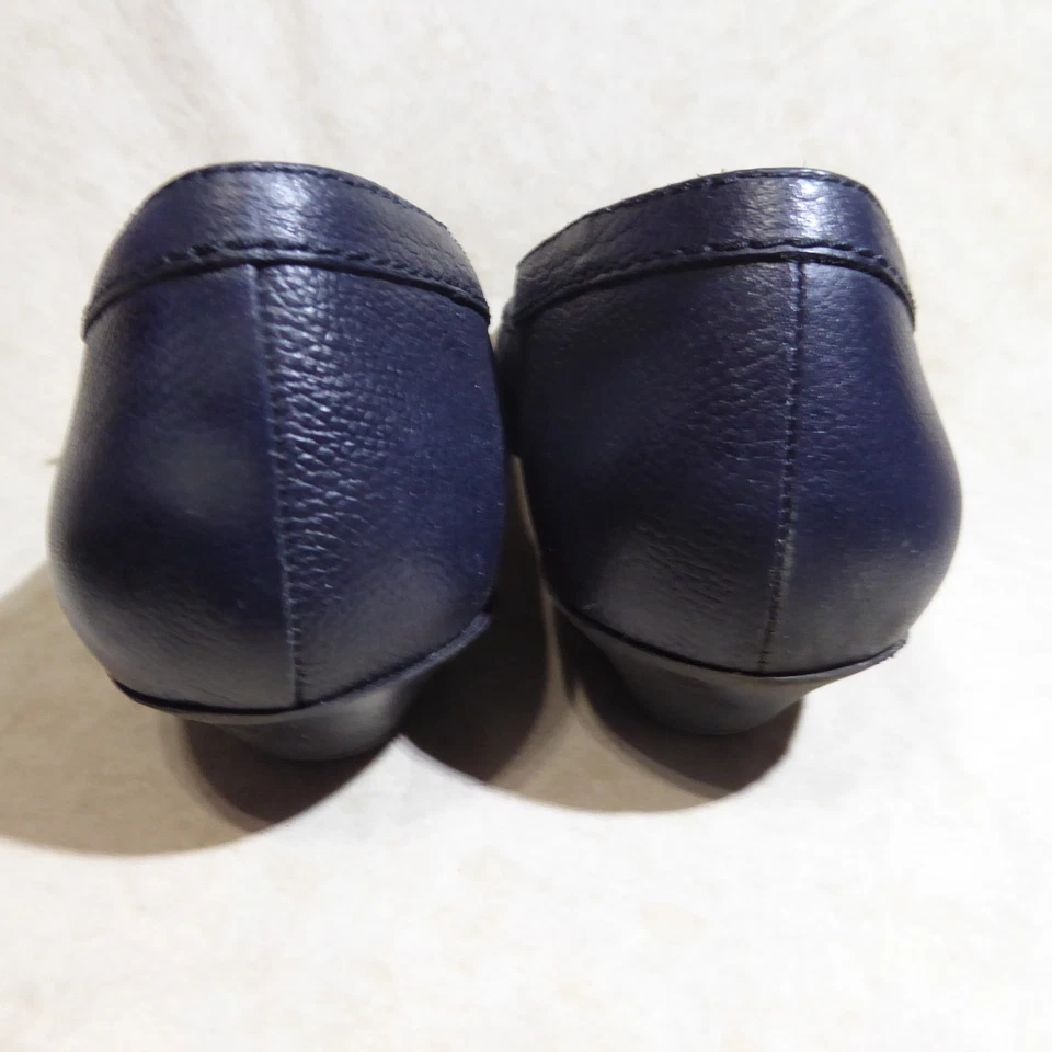 🩰 St Johns Bay Ballet Pumps sz 9 M Navy Blue Leather; Mary Jane Straps; Cap Toe - Image 3 of 4