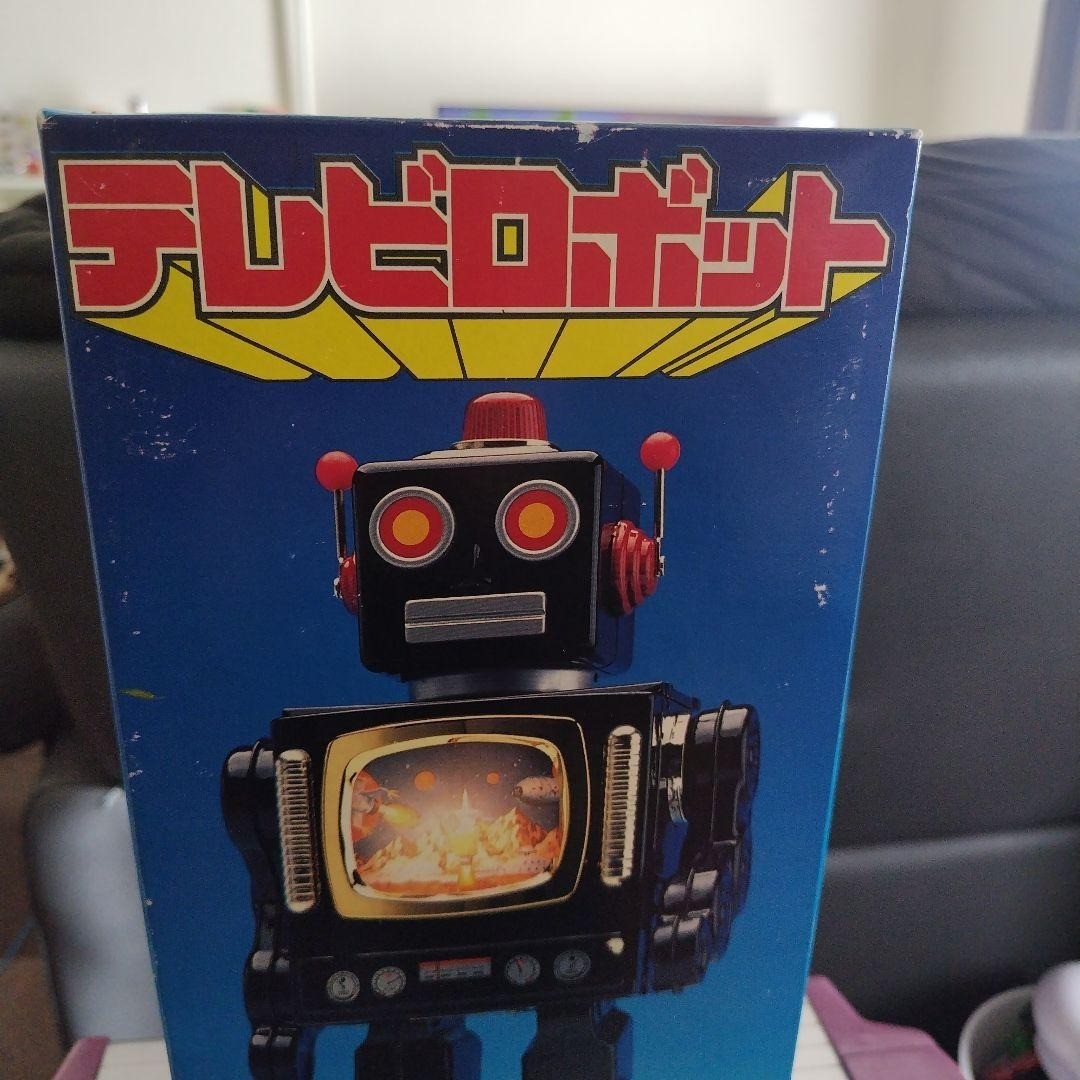 Metal House Tin TV Robot Walking Sound and Screen Display Toy