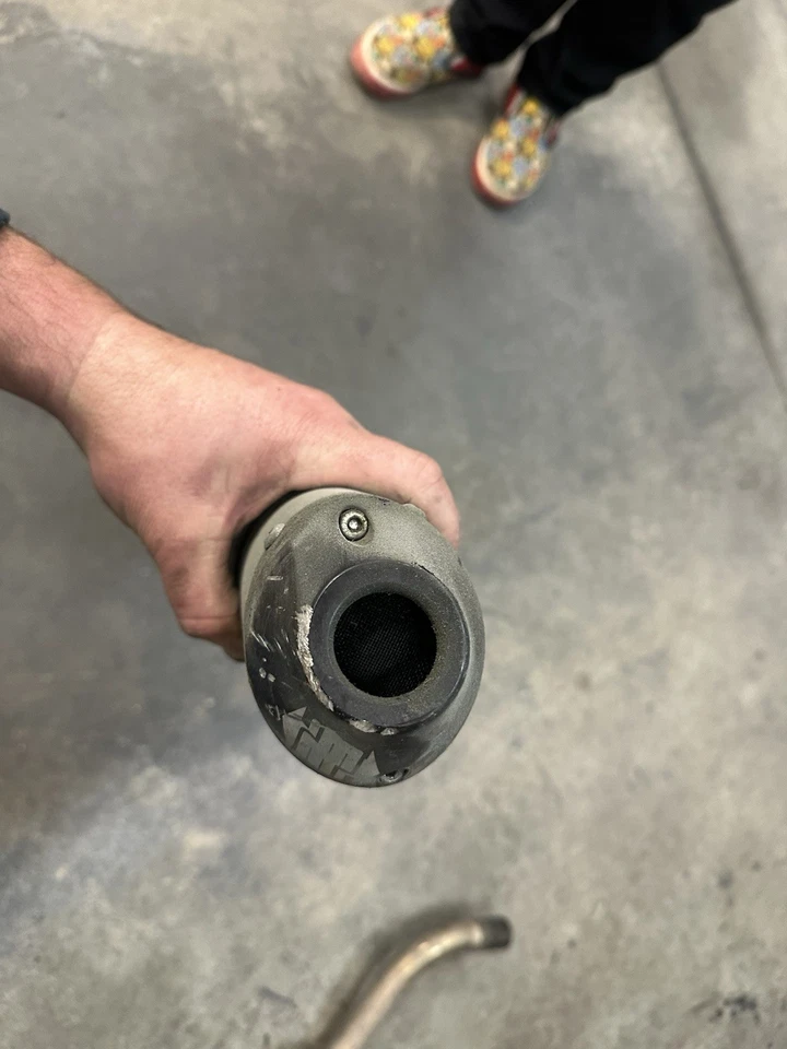 Silenciador de stock Ktm 250 Xc 2018 con tapa antichispas Enduro Engineering Foto 3 de 3