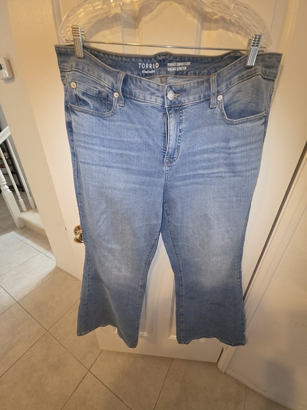 Torrid Jeans Perfect Super Flare Vintage Stretch Blue Size 16 Regular Light Wash