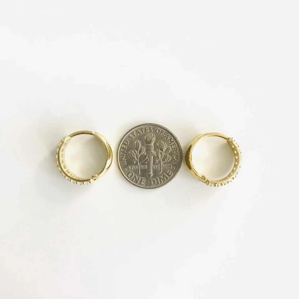 Pendientes de aro Huggie de oro amarillo macizo de 10K, 5 mm x 14 mm - EGE40 Foto 3 de 4